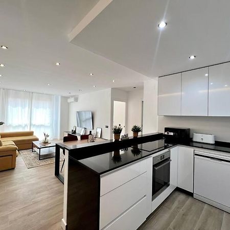 Carrera II & Old Town By Ele Apartments Malaga Luaran gambar