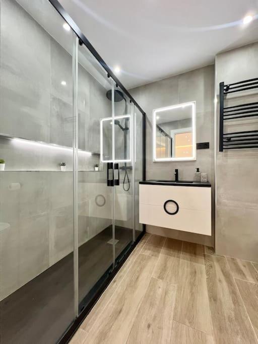 Carrera II & Old Town By Ele Apartments Malaga Luaran gambar